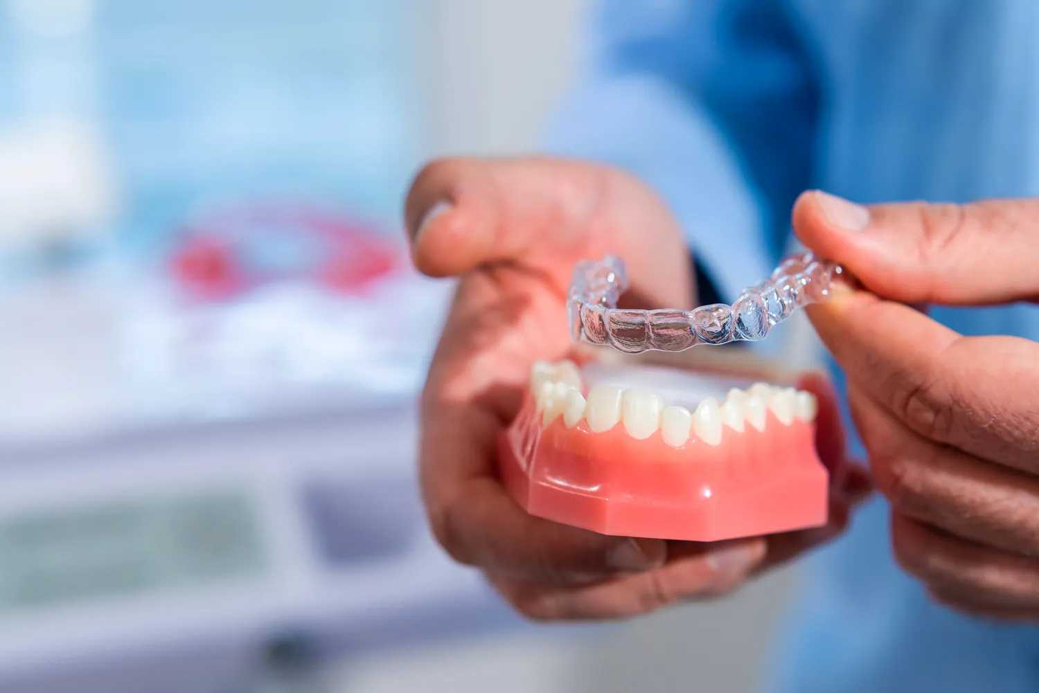 Nakładki Invisalign z Warszawy